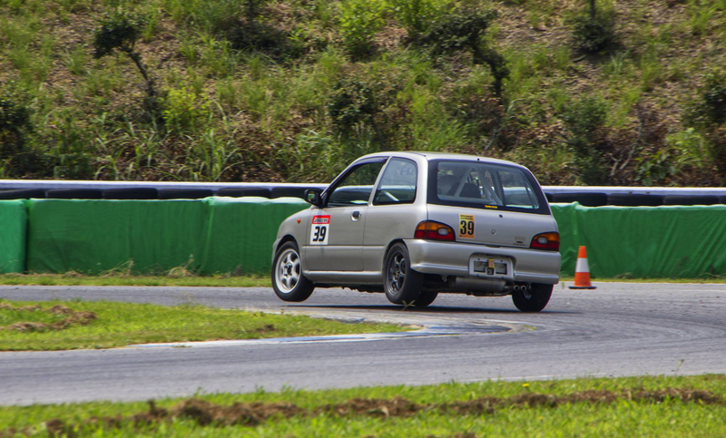 Illustration for article titled Few pics from a keicar race at Kota Circuit today...